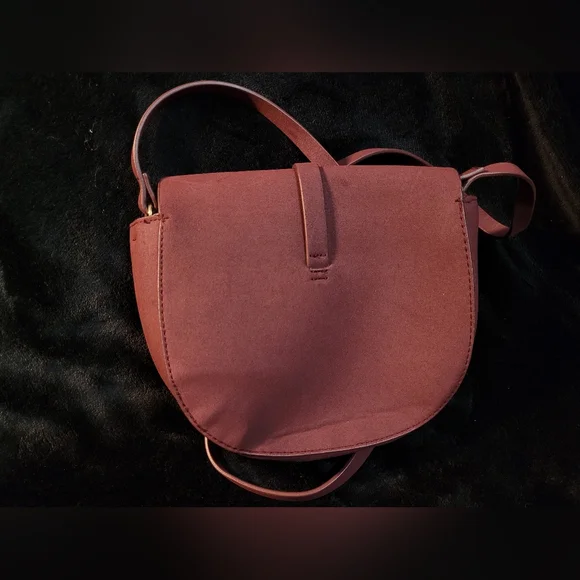 ✨️3/$15✨️ H&M Burgundy Crossbody Bag - Picture 4 of 9